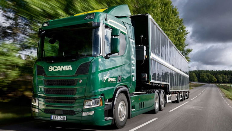 Reduce costes de transporte y las emisiones: así es el nuevo camión híbrido que funciona con placas solares