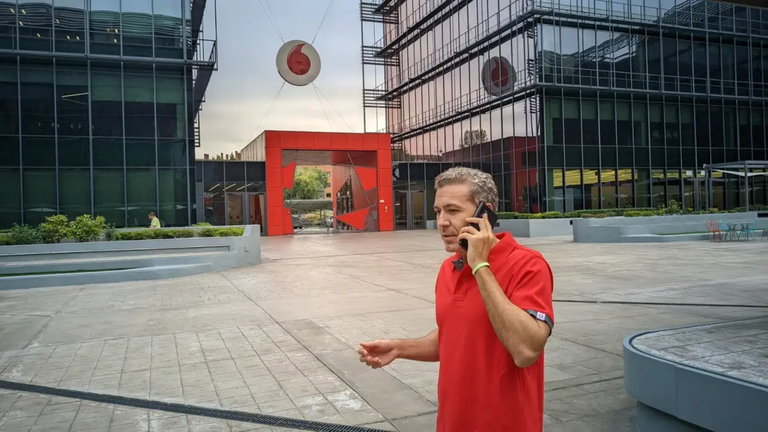 Un ingeniero español es la primera persona en realizar una llamada al espacio con un smartphone convencional