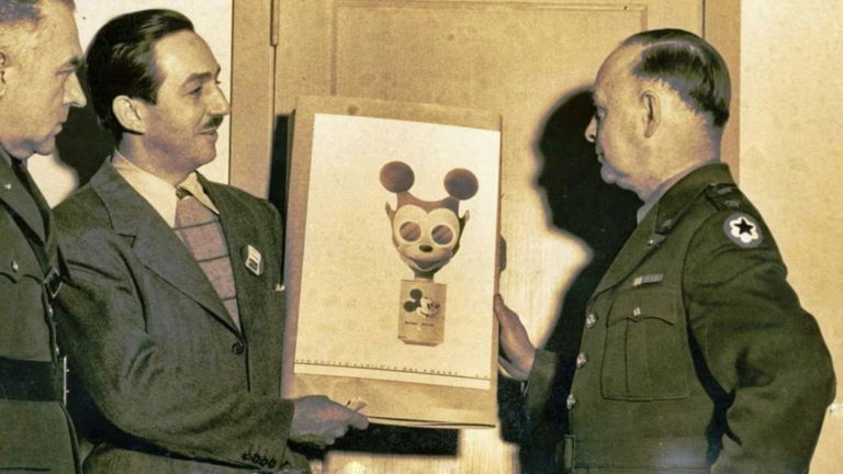 Durante la Segunda Guerra Mundial hubo máscaras antigás de Mickey Mouse y no eran nada tranquilizadoras