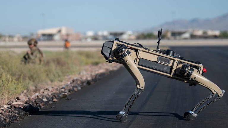 Estados Unidos da marcha atrás y busca prohibir los robots armados, pero con excepciones