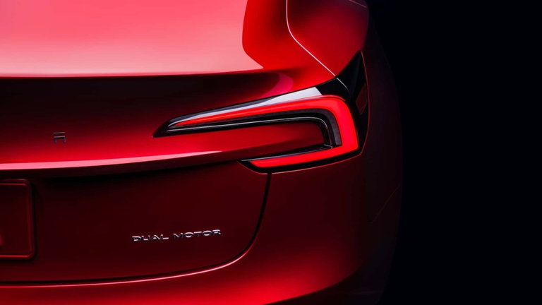 Tesla está regalando coches a sus clientes, con una importante condición