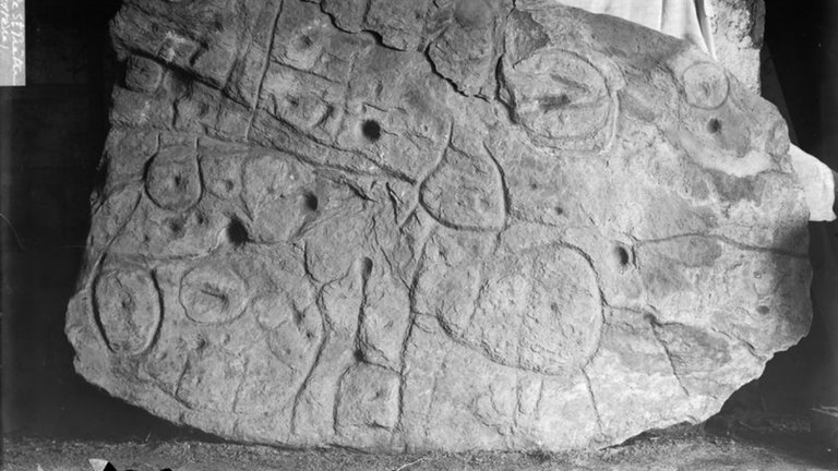 Parece una simple piedra de hace 4.000 años, pero en realidad es un mapa del tesoro del mundo antiguo