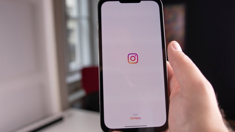 Instagram y Facebook lanzan de manera oficial una versión de pago sin publicidad