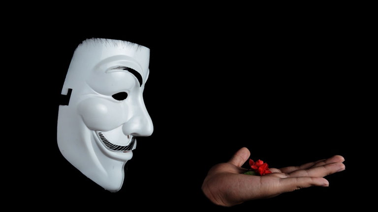 Un grupo de hackers toma el control de una web de policía y amenaza con delatar a los agentes corruptos
