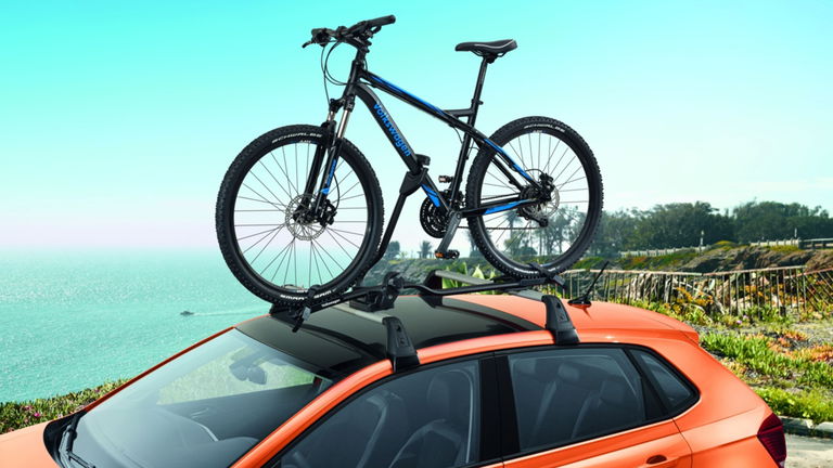Cómo llevar la bicicleta en el coche de forma correcta para que no te multen