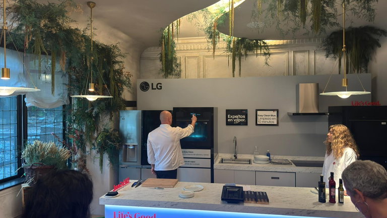 LG presenta su nueva gama de hornos de máxima eficiencia e innovación en el MOM Culinary Institute de Madrid