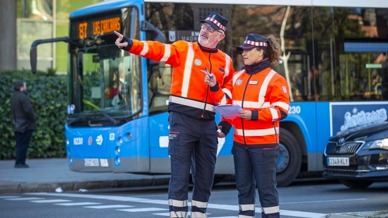 Qué multas sí puede ponerte un agente movilidad