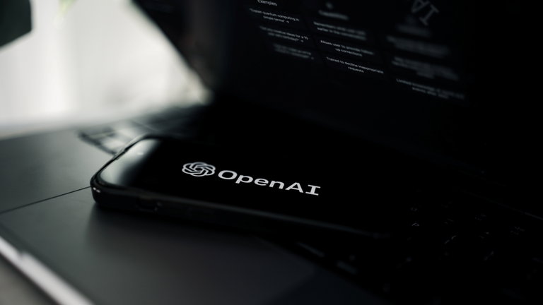 ChatGPT gana su propia voz en Android y iOS, prueba a conversar con la IA de OpenAI