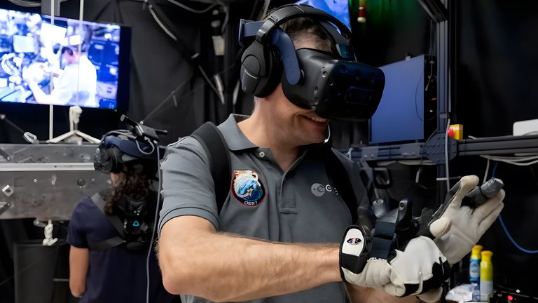 Este dispositivo de realidad virtual viajará al espacio para mejorar la salud mental en la EEI