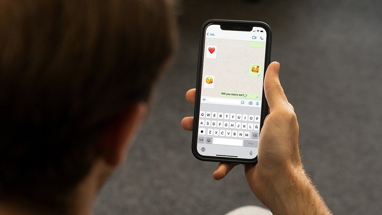 WhatsApp permitirá ver los estados de los contactos desde el propio chat: así podrás hacerlo