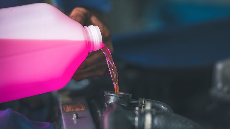 ¿Qué significan los colores del líquido refrigerante?