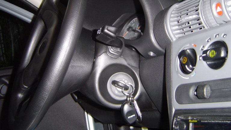 Esto es lo que pasa si apagas tu coche mientras estás conduciendo