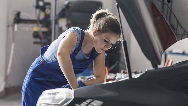 Qué causa la pérdida de potencia en el motor del coche