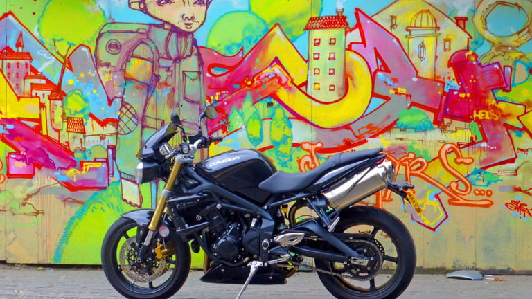 Cómo llevar a los niños en moto de forma legal