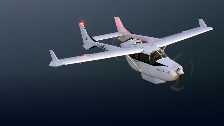 Un avión híbrido eléctrico logra récord mundial de resistencia y de tiempo de vuelo