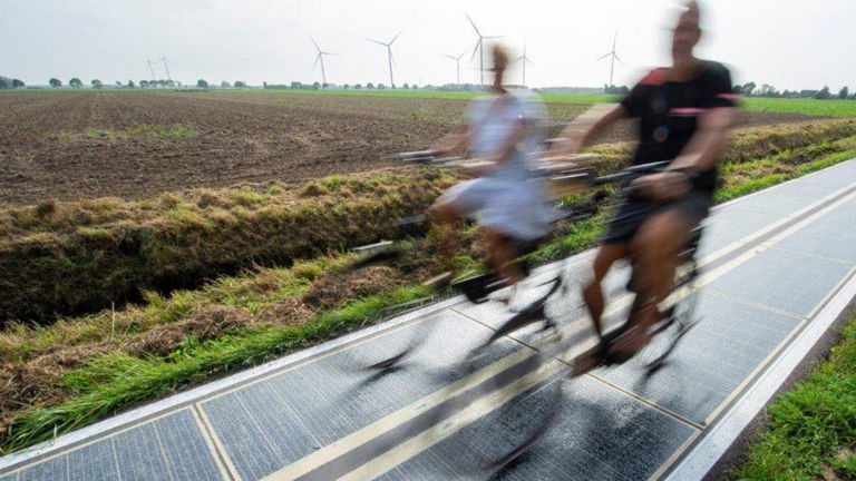 Holanda continúa innovando en el transporte: paneles solares y bicicarriles