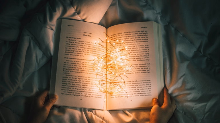 Los padres sacan una nueva tarea a la IA: crear cuentos para sus hijos antes de dormir