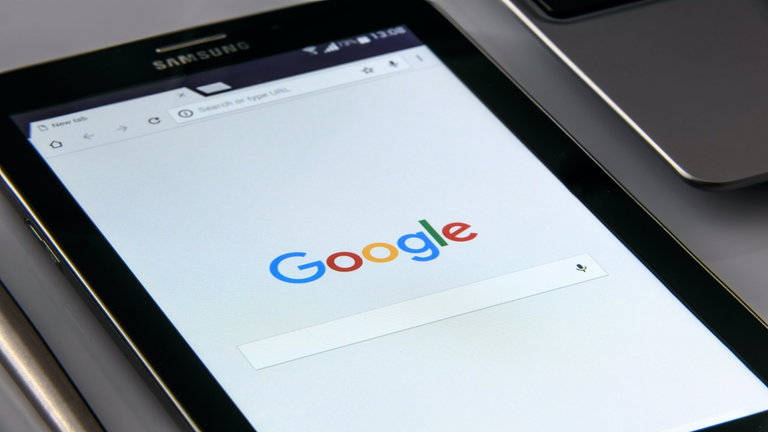 Google retrasa el lanzamiento de su IA hasta el 2024 por problemas en el apartado de idiomas