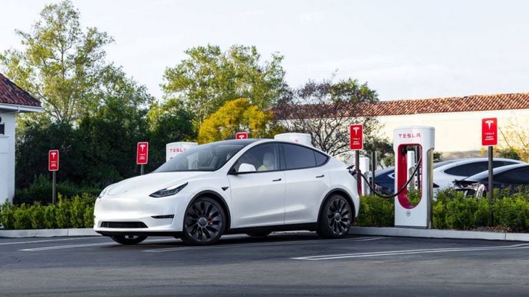 Comprar un Tesla en España: todas las ayudas disponibles para pagar el mínimo