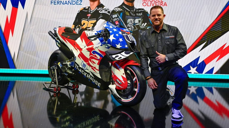 Estados Unidos estrena equipo de MotoGP y lo hace con una moto muy especial decorada con la bandera nacional