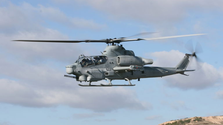 Rápido, manejable y lleno de misiles: conoce el helicóptero de combate más avanzado que tiene Estados Unidos