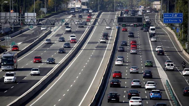 Cuándo puedes circular por el carril Bus VAO: qué vehículos están autorizados y qué excepciones existen