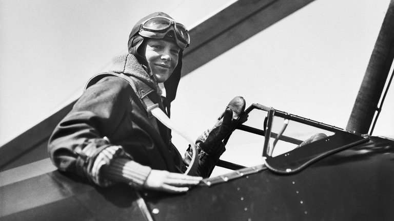 Expertos en exploración marina dicen haber encontrado el avión de Amelia Earhart y resuelto un gran misterio