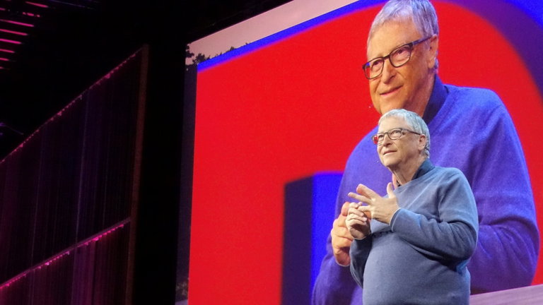 Bill Gates afirma que nos aproximamos a una nueva era global y la IA estará al frente