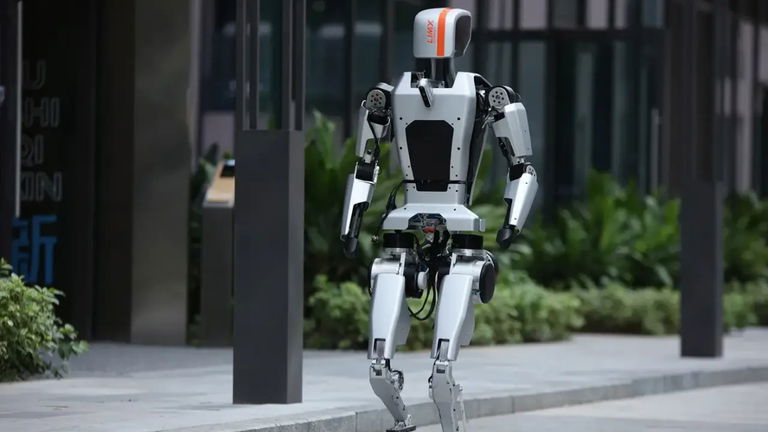 Este robot humanoide de procedencia china es capaz sortear los obstáculos que ve en tiempo real