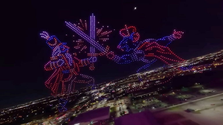 Un espectáculo de luz y de color: 1.500 drones recrean en el cielo el gigantesco ballet del Cascanueces
