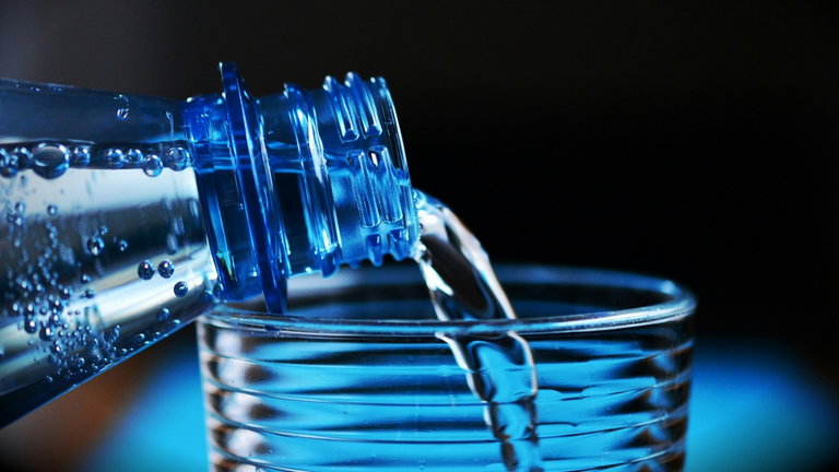 El agua no se puede transformar en vino, pero sí en combustible. Estos investigadores lo han hecho posible