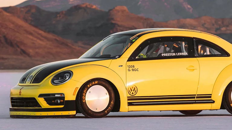 La historia del Volkswagen Escarabajo que llegó a alcanzar los 330 kilómetros por hora en el desierto de Utah