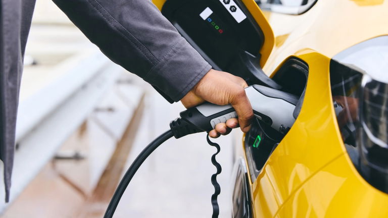 Recorrer 1.000 kilómetros con una sola carga: los coches eléctricos podrán hacerlo gracias a este material