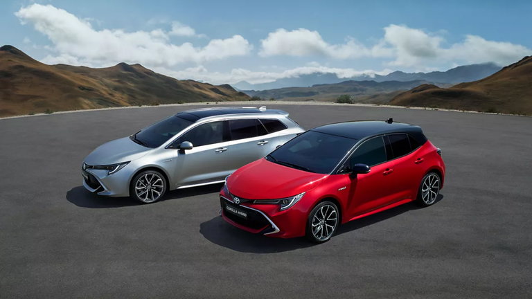 La razón por la que los híbridos de Toyota prosperan y los de Tesla no: todo va más allá de Elon Musk