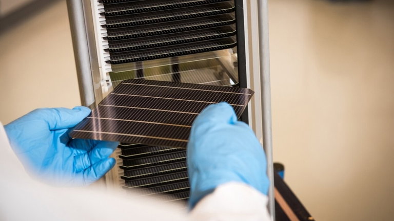 Empresa filial de Oxford obtiene el récord mundial de la placa solar más eficiente