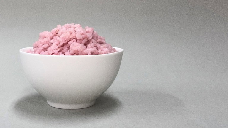 Podrían ser los nuevos alimentos de los viajes espaciales: arroz y carne y ambos han sido cultivados