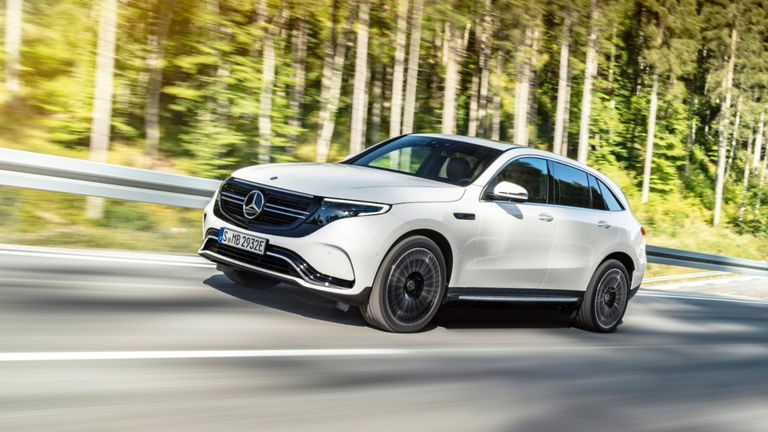 Mercedes da un paso atrás: Ya no será 100% eléctrica en 2030 por una cuestión de demanda