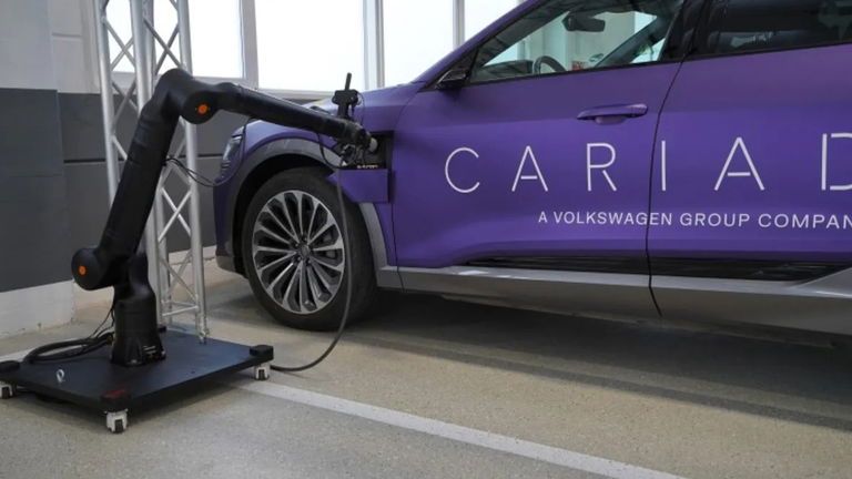 Desarrollan un parking automatizado que guía a los coches eléctricos hasta sus estaciones de carga