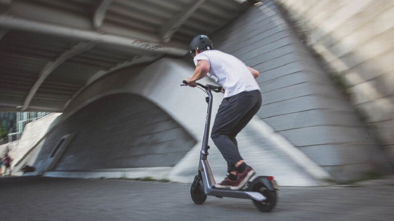 Los cinco riesgos de deslimitar tu patinete eléctrico: por qué no deberías hacerlo