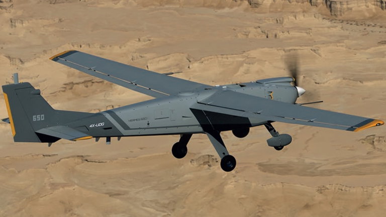 Israel presenta su nuevo dron: es versátil, bueno en misiones de larga distancia y tiene mucha carga útil
