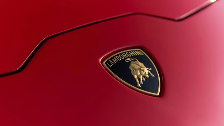 Logo de Lamborghini, el motivo que hay detrás de que haya un toro en su interior