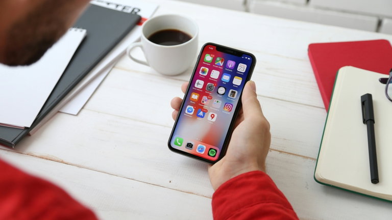 Apple mantendrá sin cambios las aplicaciones web en la pantalla de inicio del iPhone para la UE en iOS