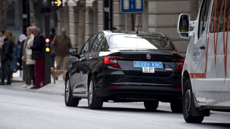 Qué significan las matrículas azules y qué coches pueden llevarlas