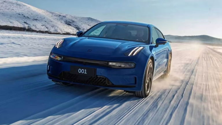Geely Auto consigue hacer drifting en su coche autónomo por primera vez gracias a la IA