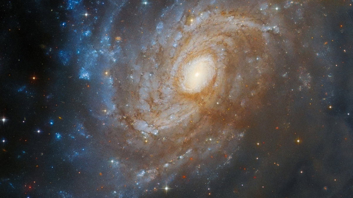 El telescopio Hubble de la NASA nos enseña en galaxia parcialmente ...