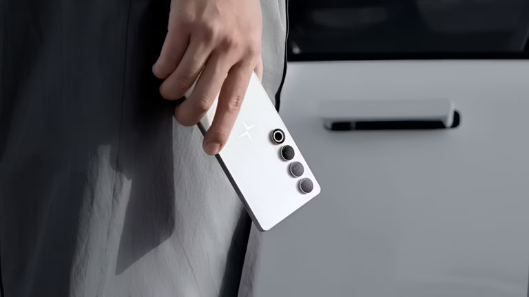 La compañía de coches eléctricos Polestar lanza su primer smartphone, con la ayuda de Meizu