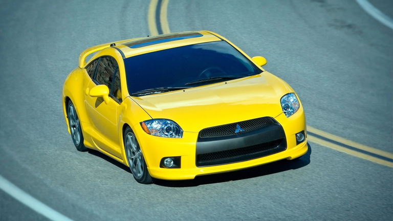 Los 10 coches deportivos con más de 250 caballos más asequibles que puedes comprar en Japón