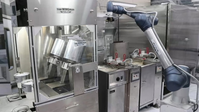 USA inaugura una cocina impulsada con IA y puede prepararte una comida excepcional