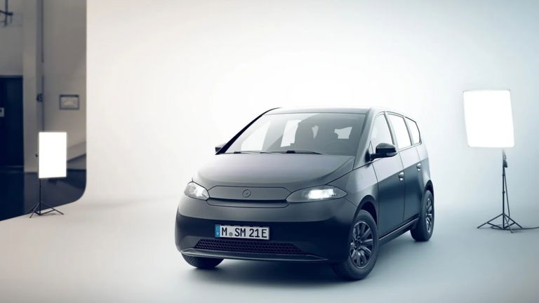 Tenemos la respuesta de por qué no circulan coches que funcionen con energía solar. Es por esto