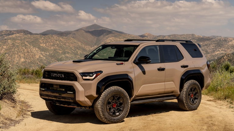 El nuevo todoterreno híbrido de Toyota debuta con más de 300 CV y un aspecto clásico